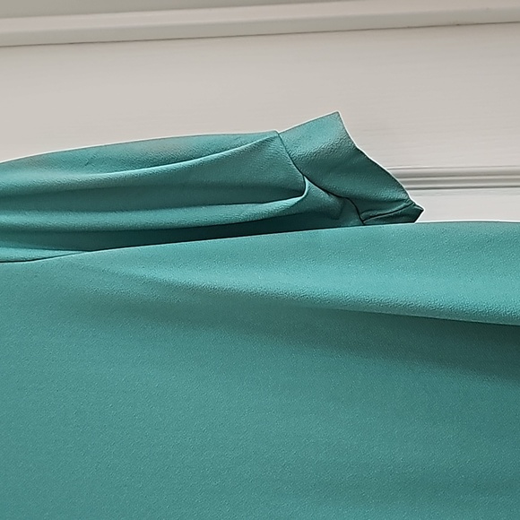 H&M green blouse - Picture 2 of 4